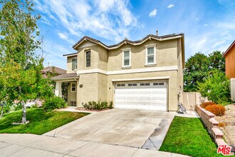 27060 Mountain Willow Ln in Santa Clarita, CA - Building Photo - Building Photo