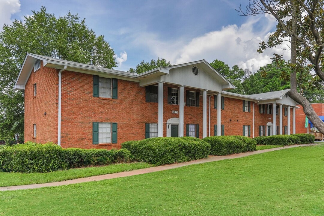 Reserve at Maple Ridge in East Point, GA - Foto de edificio
