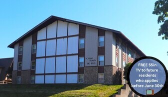 Chalet South in Cedar Rapids, IA - Building Photo