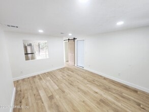 10235 Monaco Dr in Jacksonville, FL - Building Photo - Building Photo