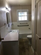 3211 Maple Ave in Groves, TX - Building Photo - Building Photo