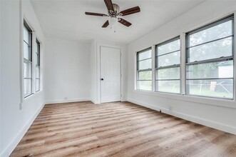 2771 Moffatt Ave in Dallas, TX - Building Photo - Building Photo