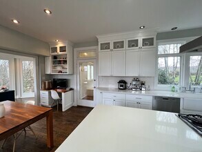 172 Umpawaug Rd in Redding, CT - Building Photo - Building Photo