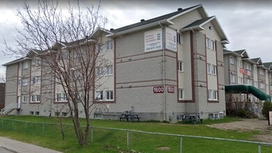 Residence Estudiantes Montmorency in Laval, QC - Building Photo - Building Photo