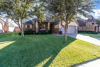 208 Atlantic Ave in Waxahachie, TX - Building Photo - Building Photo