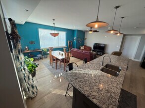 622 E 10th St, Unit 208 in Indianapolis, IN - Foto de edificio - Building Photo