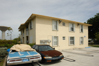 2107-2109 SE 3rd St in Boynton Beach, FL - Building Photo - Building Photo