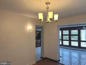 6822 Sorrel St in McLean, VA - Building Photo - Building Photo