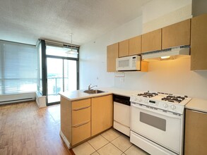 1239 W Georgia St in Vancouver, BC - Building Photo - Building Photo