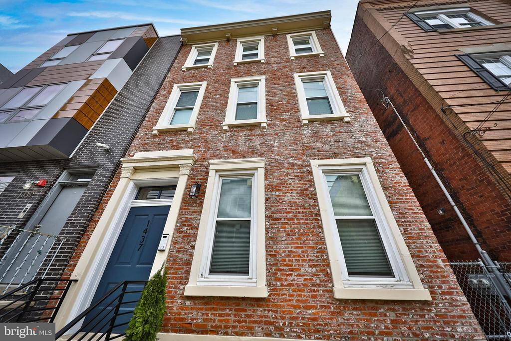 1437 N Franklin St in Philadelphia, PA - Building Photo