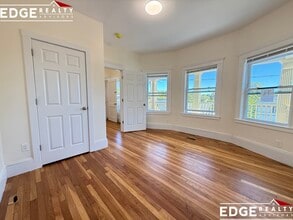 92 Brayton Rd, Unit 2M in Boston, MA - Building Photo - Building Photo