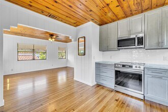 309 SW 20th St, Unit 2 in Fort Lauderdale, FL - Foto de edificio - Building Photo