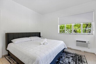 301 86th St in Miami Beach, FL - Foto de edificio - Building Photo