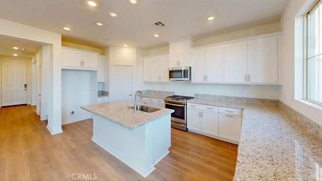 2206 Yuzu St in Corona, CA - Building Photo - Building Photo