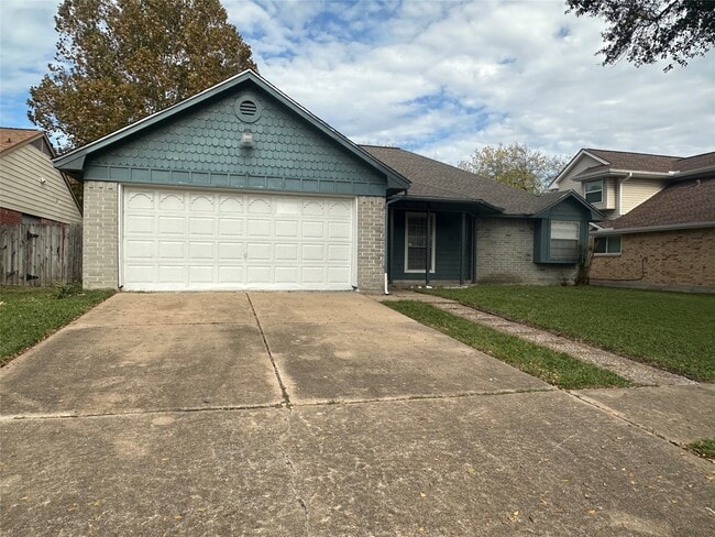 10510 Clear Cove Ln in Houston, TX - Building Photo - Building Photo