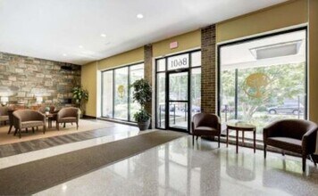 8601 Manchester Rd, Unit 406 in Silver Spring, MD - Foto de edificio - Building Photo