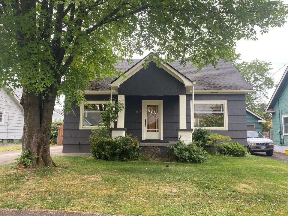 6855 N Campbell Ave in Portland, OR - Building Photo