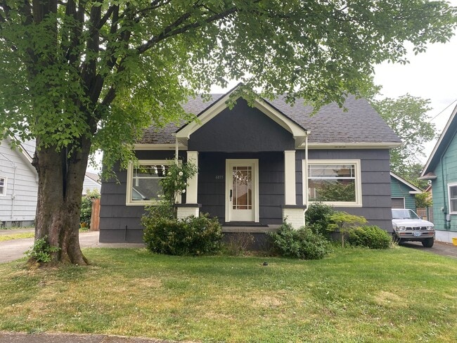 property at 6855 N Campbell Ave