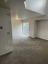 1007 Cuerto Ln in Fort Collins, CO - Foto de edificio - Building Photo