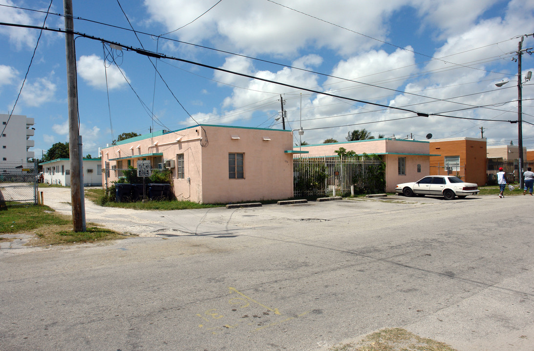 650 NE 85th St in Miami, FL - Foto de edificio