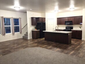 5655 Island Ridge Dr in West Valley City, UT - Building Photo - Building Photo