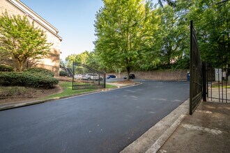 270 Strickland Ave, Unit A in Athens, GA - Foto de edificio - Building Photo