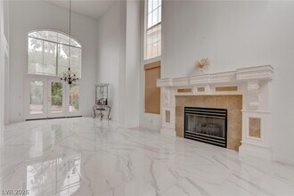 2500 Hacker Dr in Henderson, NV - Building Photo - Building Photo