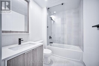 36-1336 Zorra St in Toronto, ON - Building Photo - Building Photo
