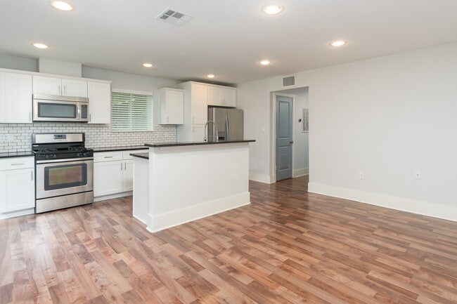 2019 Huldy St in Houston, TX - Building Photo - Building Photo