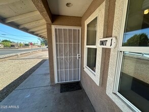 1062 N 27th St in Phoenix, AZ - Building Photo - Building Photo