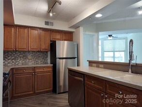 405 W 7th St in Charlotte, NC - Building Photo - Building Photo