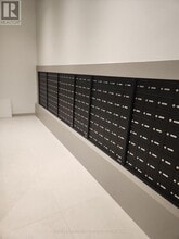 2075 Lakeshore Rd. in Burlington, ON - Building Photo - Building Photo