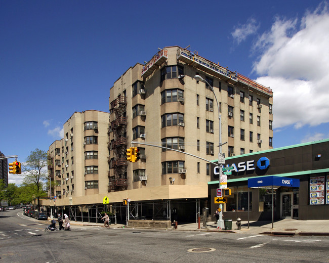 610-630 Fort Washington Ave in New York, NY - Building Photo - Building Photo