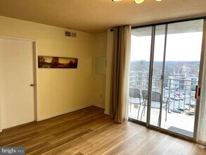 1836 Metzerott Rd in Adelphi, MD - Building Photo - Building Photo