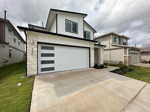 545 Wilshire Rd in San Marcos, TX - Building Photo - Building Photo