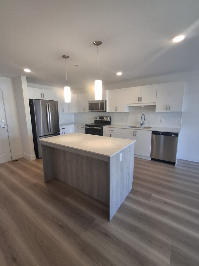 805 Wetmore Rd in Fredericton, NB - Building Photo - Building Photo