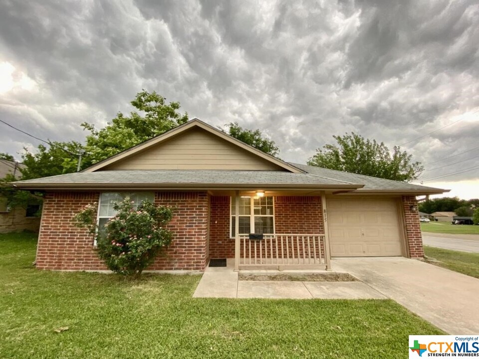 815 S 24th St in Temple, TX - Foto de edificio