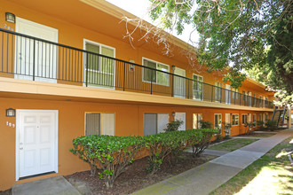 Villas at Greenhaven in Sacramento, CA - Building Photo - Building Photo