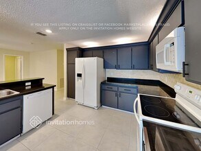 8475 NW 2nd Manor in Coral Springs, FL - Foto de edificio - Building Photo