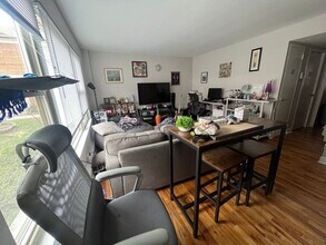 2116 W Foster Ave in Chicago, IL - Building Photo - Building Photo