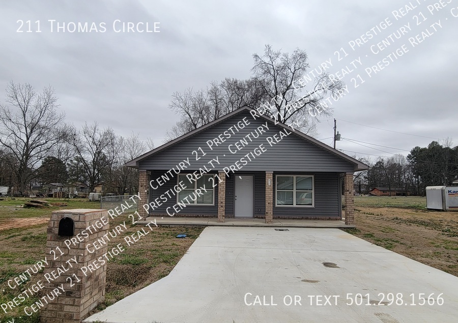 211 Thomas Cir in Lonoke, AR - Building Photo