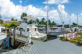 70 Isle of Venice Dr in Fort Lauderdale, FL - Building Photo - Building Photo