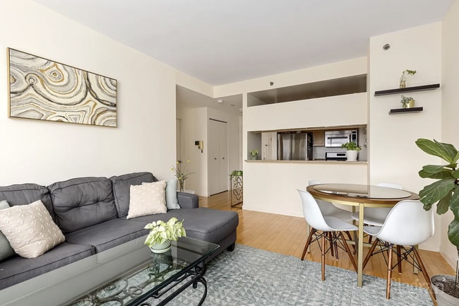 250 E 30th St in New York, NY - Foto de edificio - Building Photo