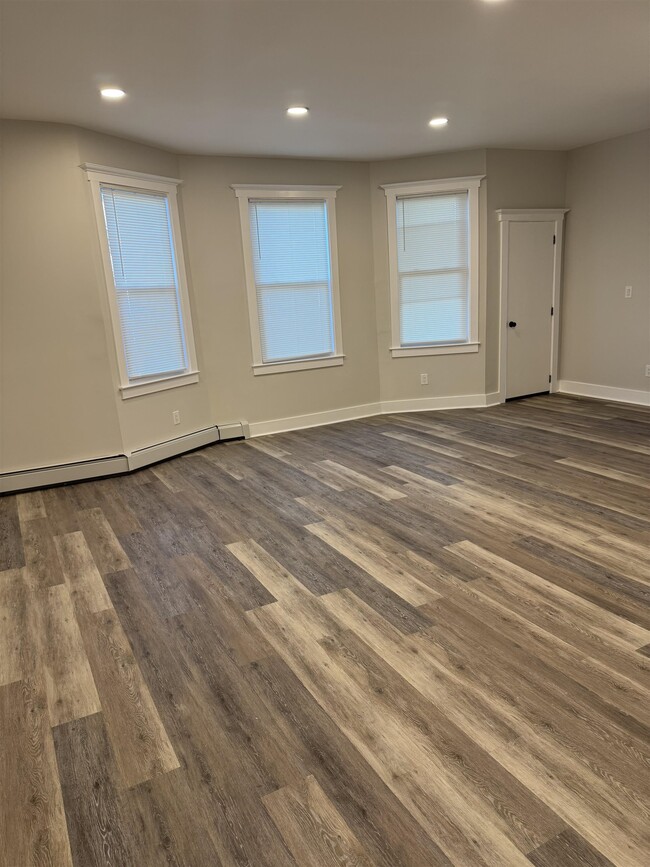 655 Avenue C in Bayonne, NJ - Building Photo - Building Photo