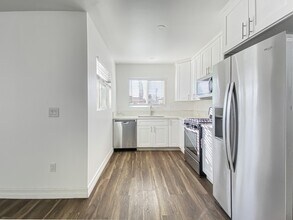 3013 Vancouver Ave in San Diego, CA - Building Photo - Building Photo