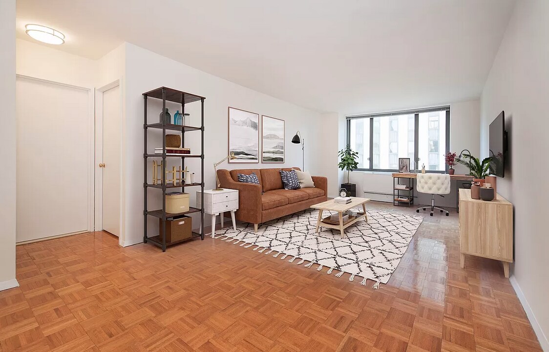 41 W 56th St in New York, NY - Building Photo