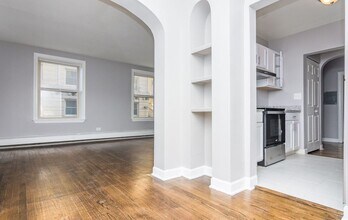 7130 S Jeffery Blvd in Chicago, IL - Building Photo - Building Photo