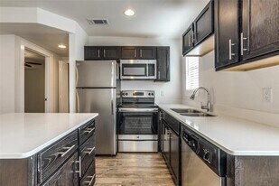 2106 Bennett Ave in Dallas, TX - Building Photo