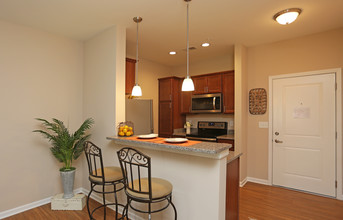 Colonial Commons Apartments in Schenectady, NY - Building Photo - Interior Photo