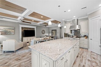 9515 Campanile Cir in Naples, FL - Building Photo - Building Photo